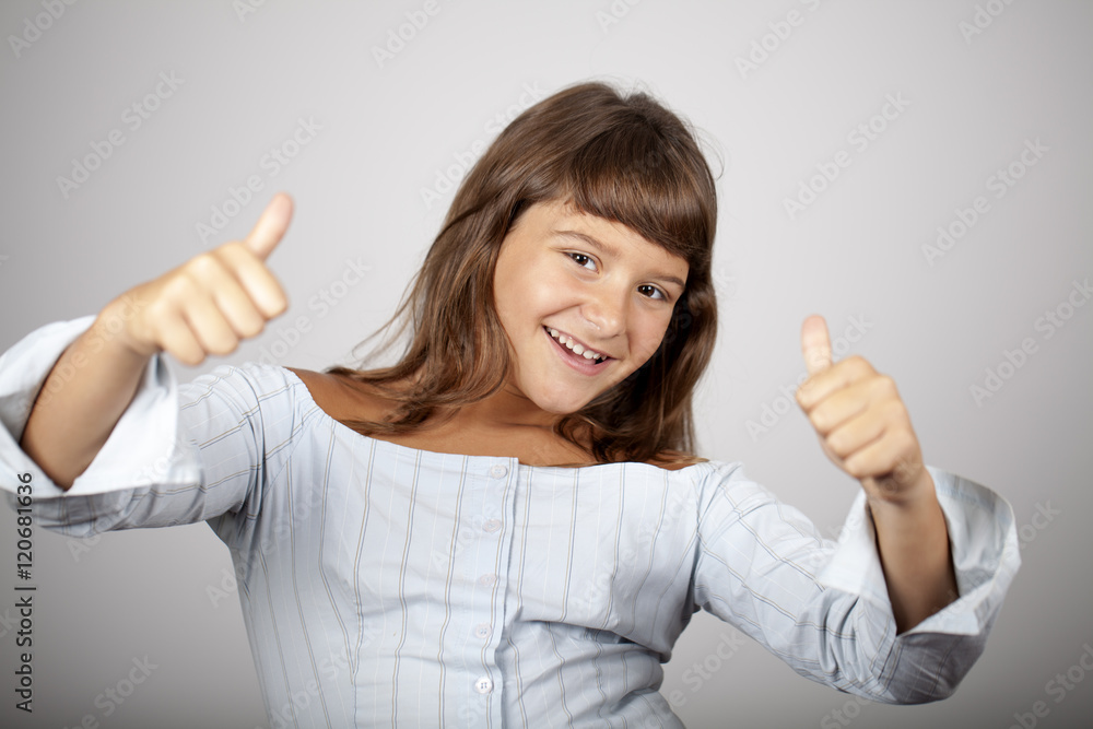 Niña optimista Niña optimista