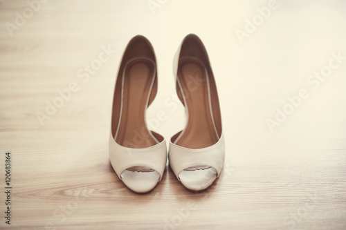Buty ślubne damskie, piękne szpilki na obcasie panny młodej