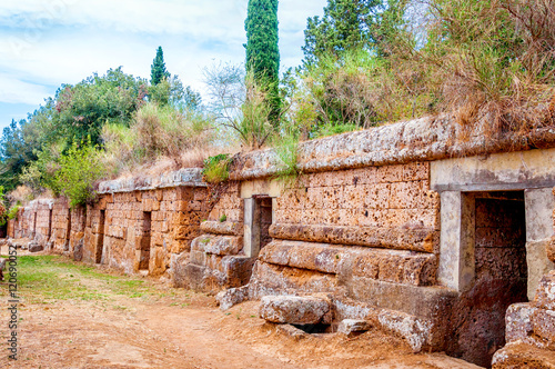 Nekropolen von Tarquinia und Cerveteri photo