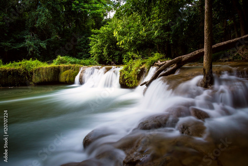 Jed-Sao-Noi Waterfall in Saraburi