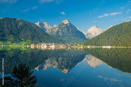 Am Achensee mit Blick auf Pertisau