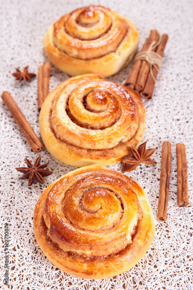 cinnamon roll cinnamon roll