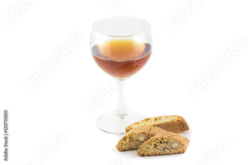 Biscotti cantucci e un bicchiere di vin santo