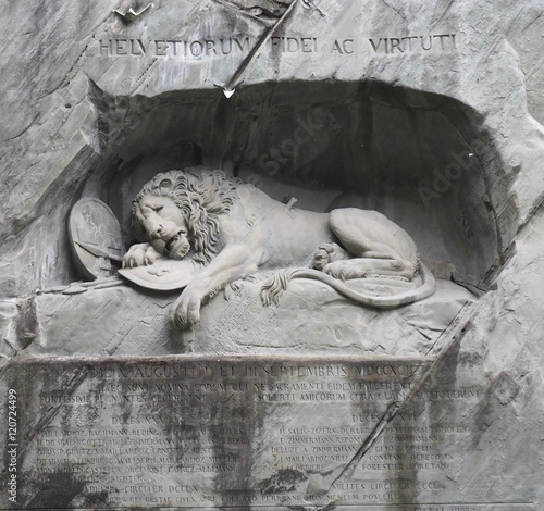 Löwendenkmal in der Schweiz