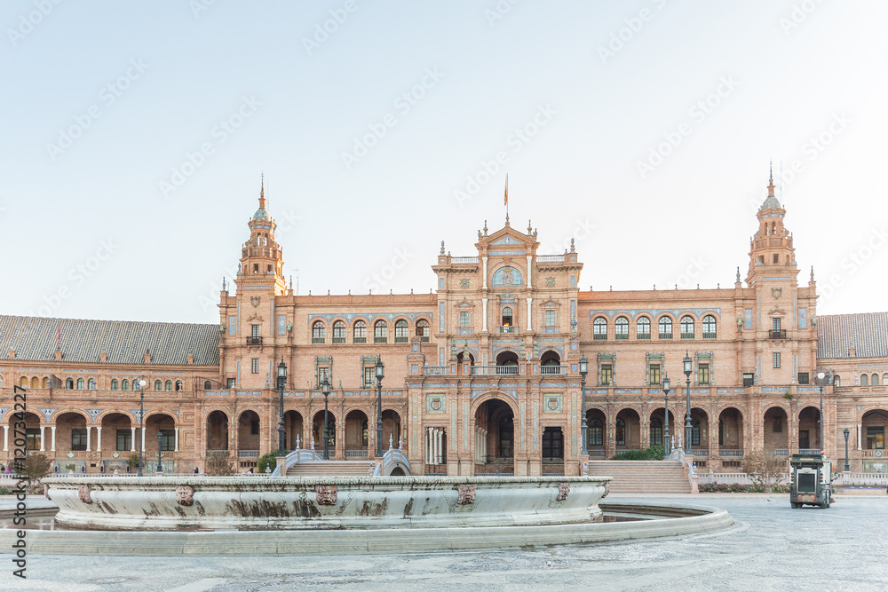 Fototapeta premium Sunrise at Spanish Square (Plaza de Espana) in Sevilla, Spain