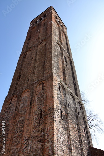 Turm der Kirche Santi Maria e Donato