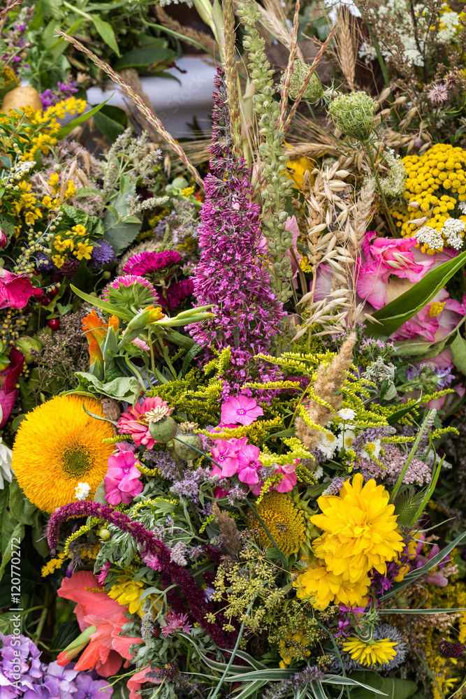 Obraz premium handmade beautiful bouquets from flowers and herbs