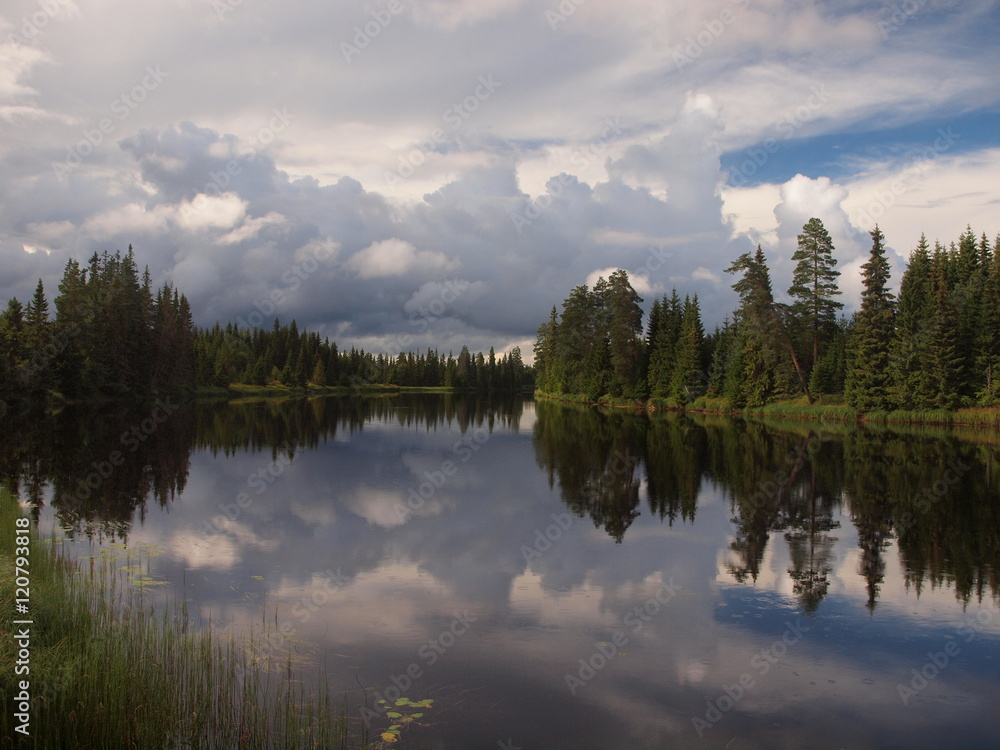 Seenreiche Waldlandschaft in Schweden, Värmland