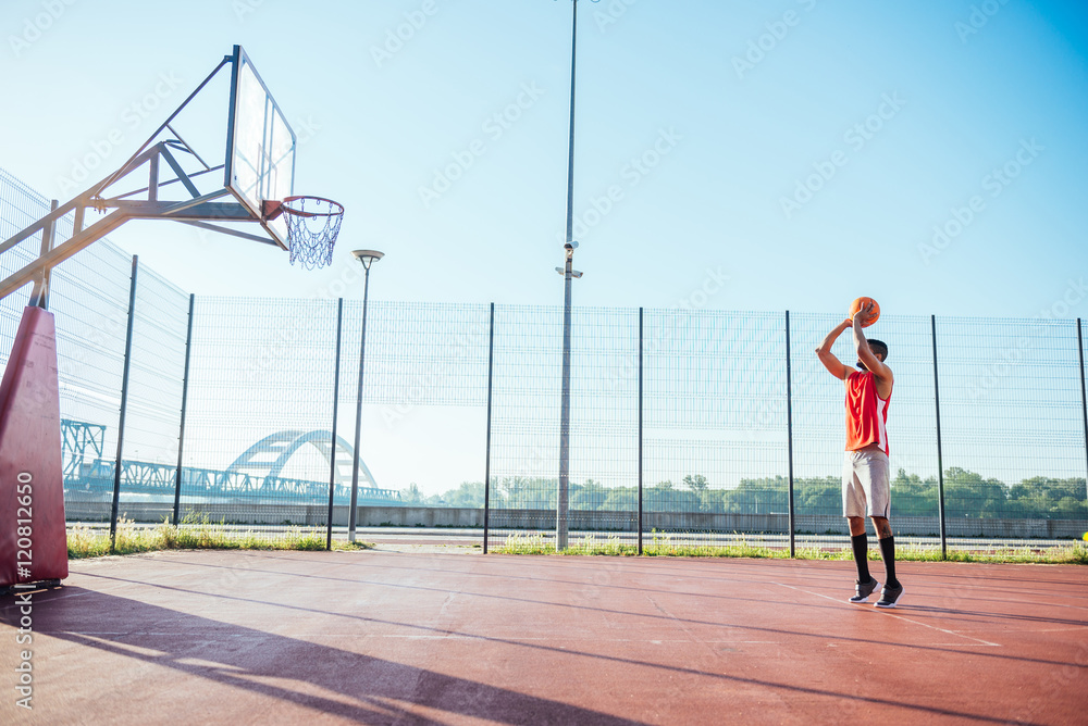 Naklejka premium Showing his skills