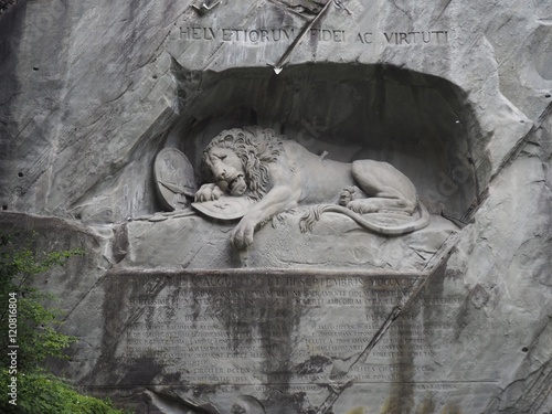 Löwendenkmal in der Schweiz