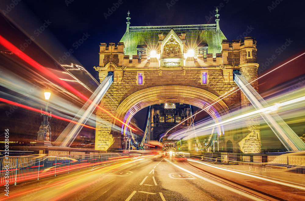 Tower Bridge By Night - London, UK - obrazy, fototapety, plakaty 