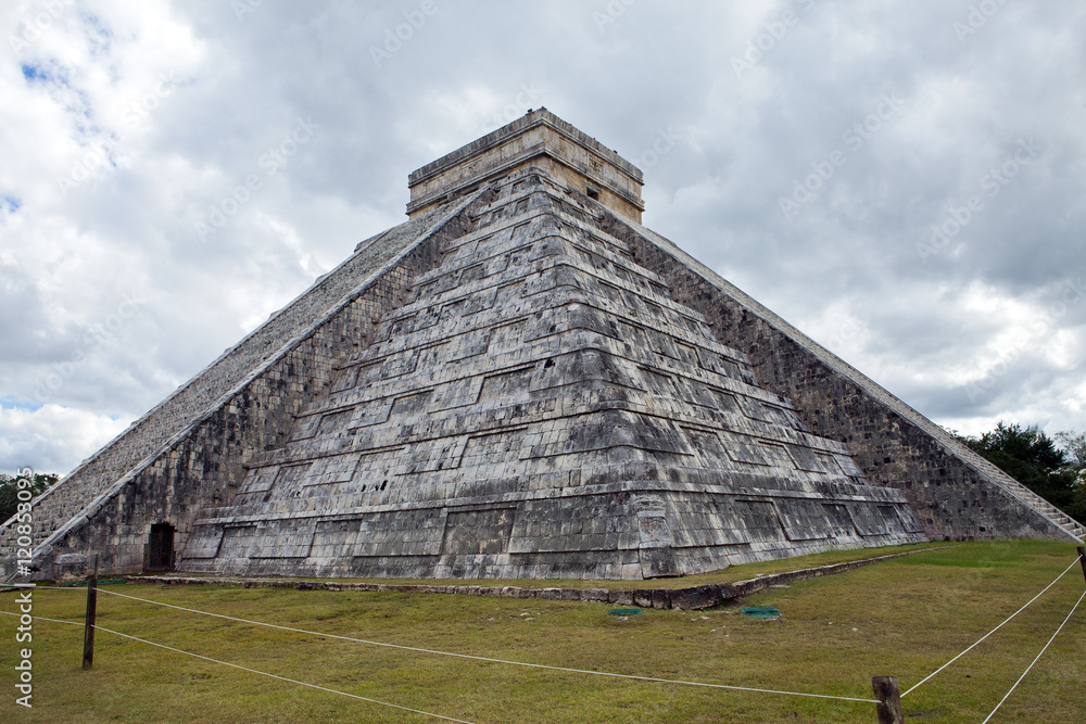 Kukulkan Pyramid in Chichen Itza on the Yucatan, Mexico