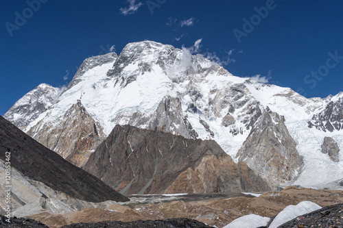 Wallpaper Mural Broad peak at Concordia camp Torontodigital.ca