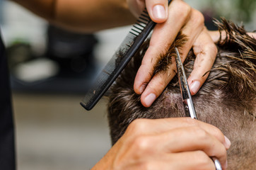Handdoek met foto Kapsalon Herenkappersschaar in moderne salon  © Ivan Dragiev