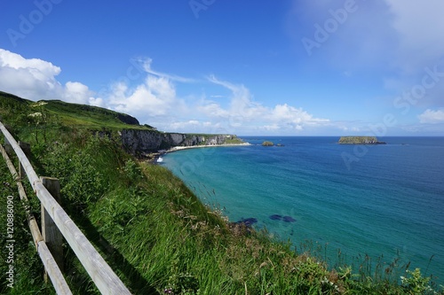 Landschaft um Carrick-a-Rede - Rope Bridge / Nordirland 