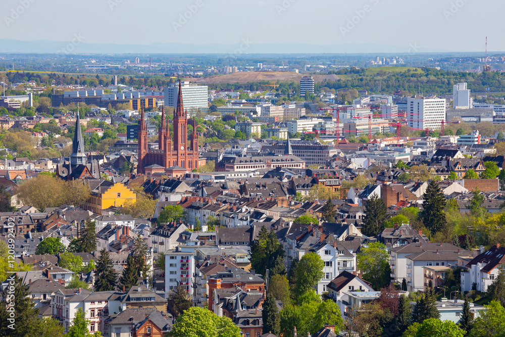 Blick auf Wiesbaden vom Neroberg. (Juni 2016)