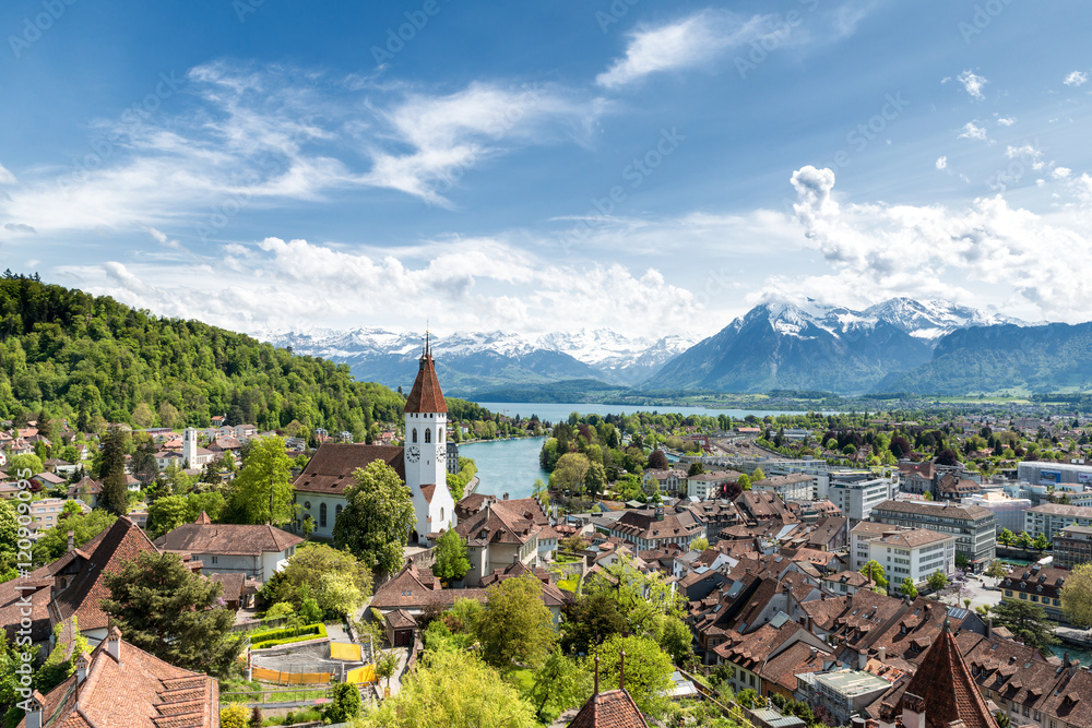 Φωτογραφία The historic city of Thun, in the canton of Bern in Switzerland.