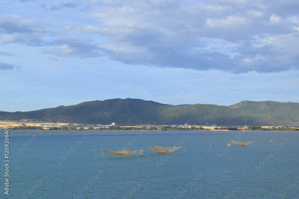 Obraz premium fishing village and sea in vietnam
