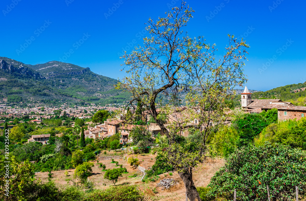 Spanien Landschaft Mallorca mit Ausblick auf  Biniaraix und Soller