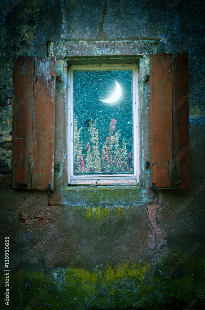 Wand einer Ruine eines Hauses bei Nacht mit Mond im kaputten Fenster  Stimmung Mitternacht gespenstig düster Stock Photo | Adobe Stock