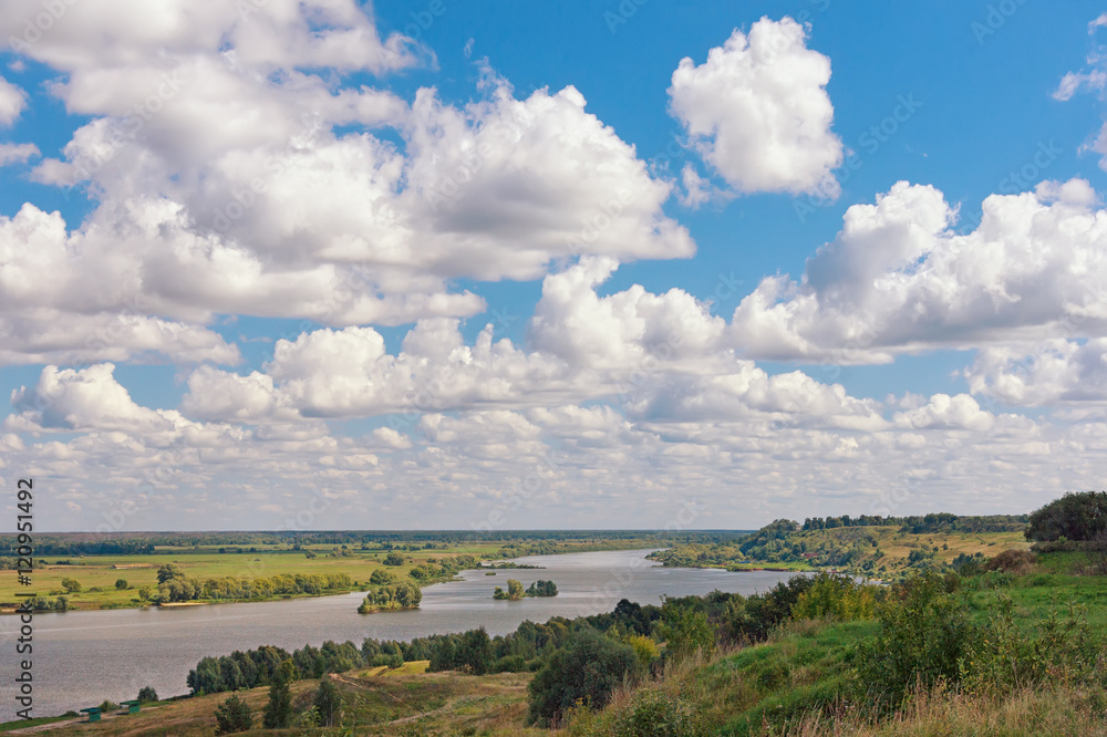 Obraz premium View of Oka river (Volga tributary) near Konstantinovo village. Central Russia, Ryazan region