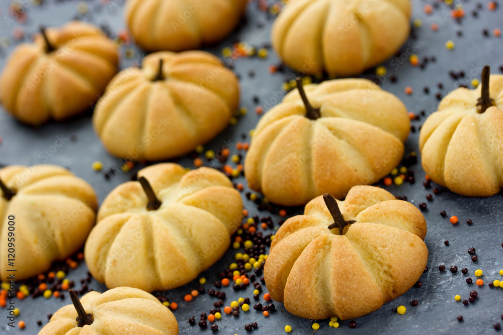 Halloween pumpkin cookies - funny and healthy treats for kids