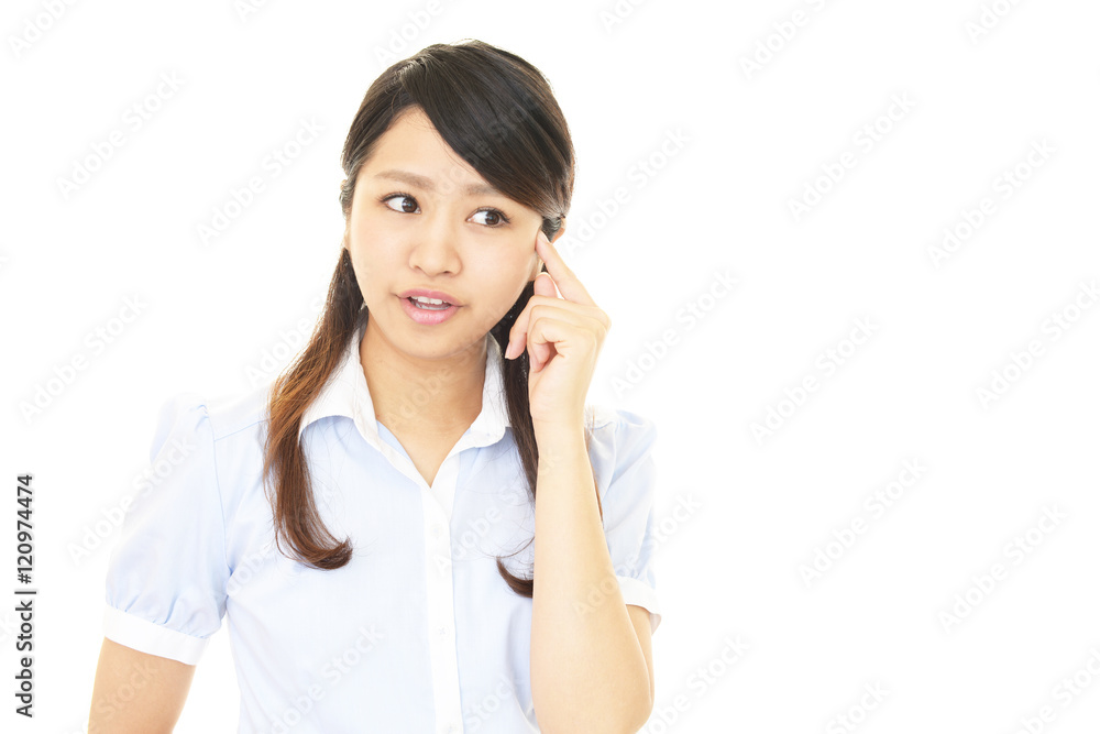 悩むビジネスウーマン