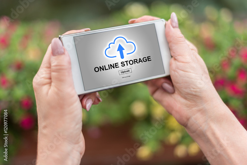 Online storage concept on a smartphone