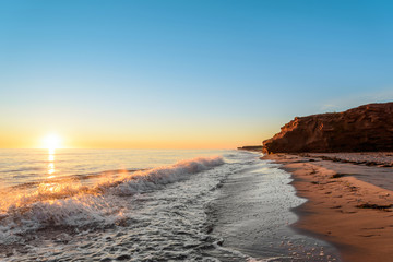 Keuken achterwand Kust Oceaankust tijdens zachte zonsopkomst  © Petrov Vadim