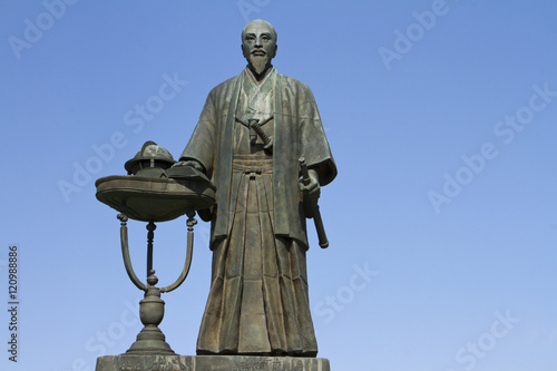 佐久間象山の銅像