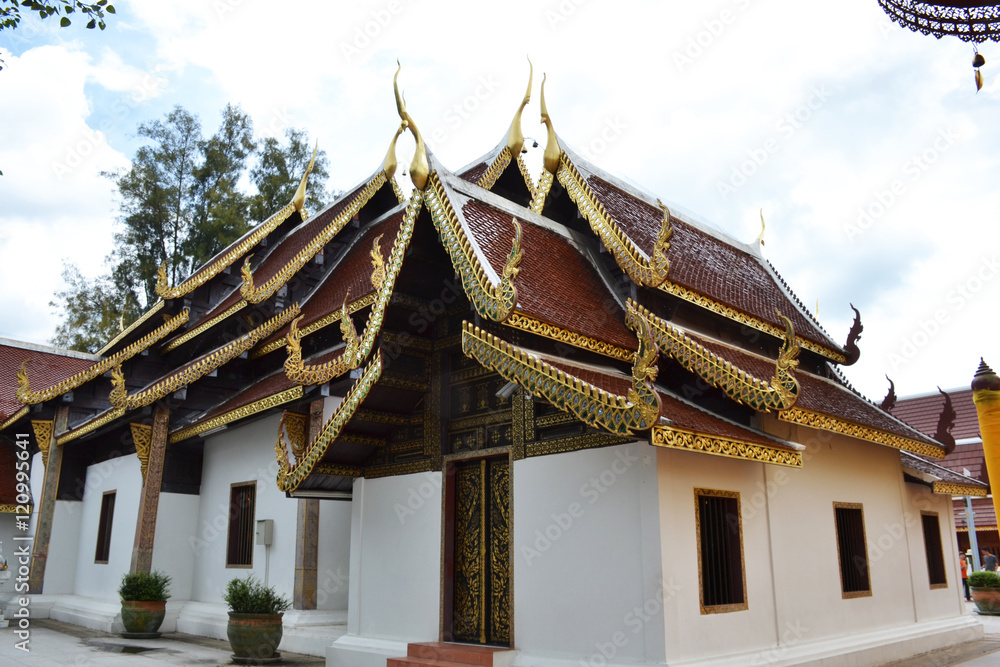 Naklejka premium temple and Buddhist way