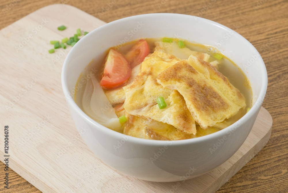 Thai Omelet Soup with Tomatoes, Onion and Chopped Scallion Thai Omelet Soup with Tomatoes, Onion and Chopped Scallion