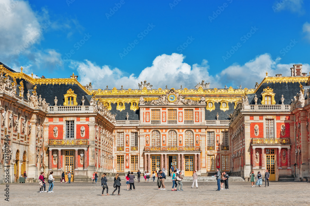 Photography Poster VERSAILLES, FRANCE - JULY 02, 2016 : Head (main