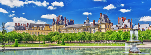 Suburban Residence of the France Kings - beautiful Chateau Fonta