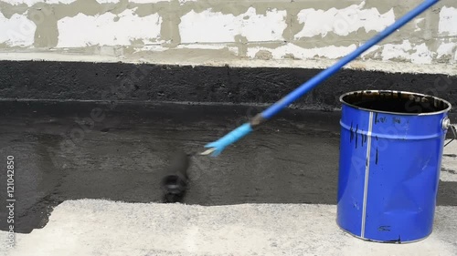 priming concrete screed