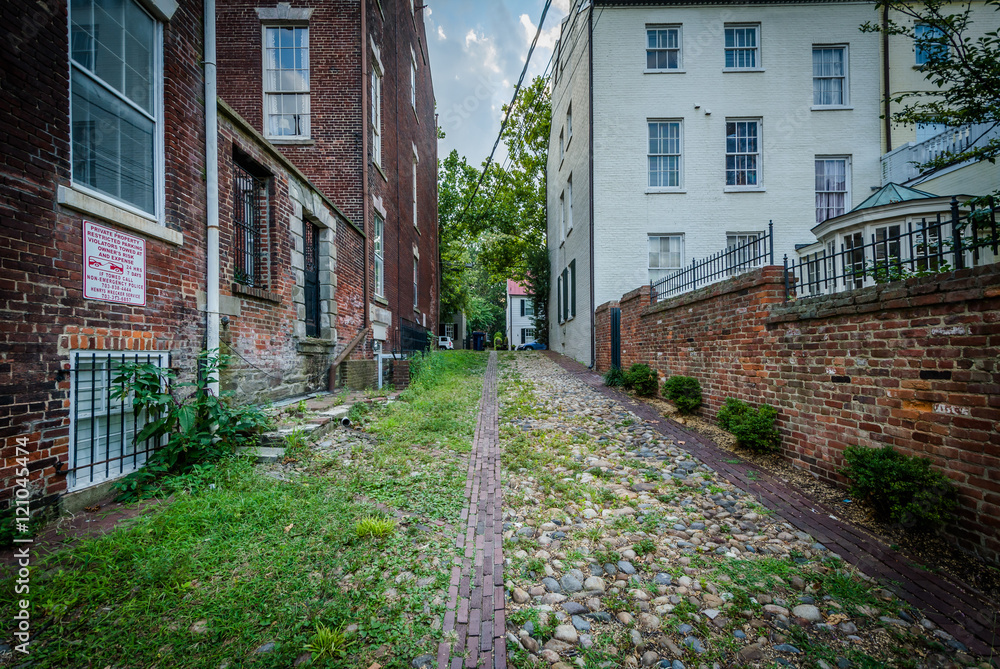 Alley and old buildings in the Old Town, of Alexandria, Virginia