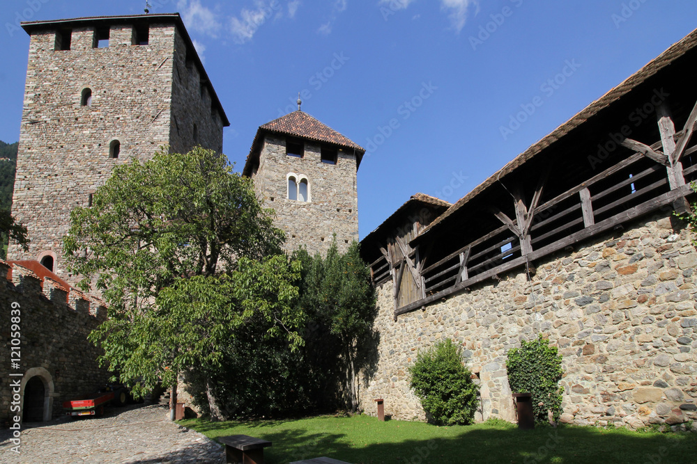 Castel Tirolo - Merano: cortile interno