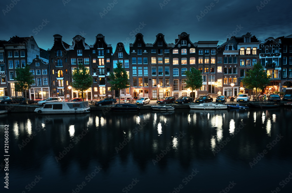 Fototapeta premium night view of Amsterdam, Holland