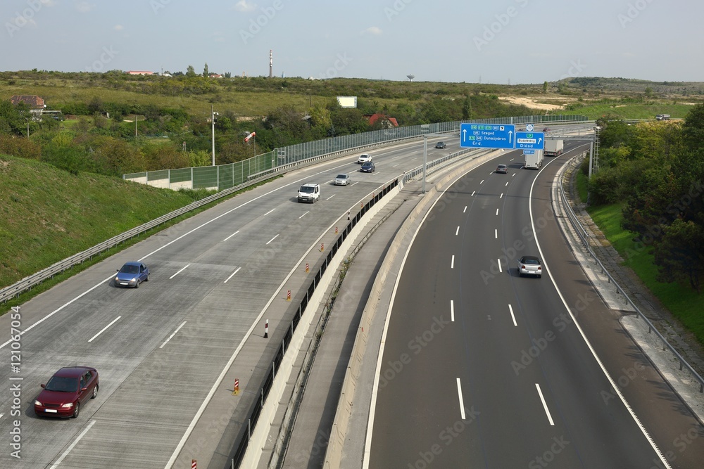 Fototapeta premium Highway with low traffic