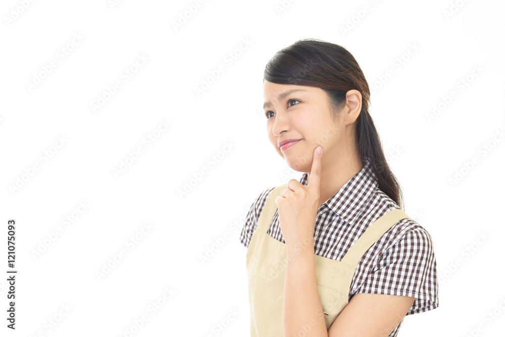 エプロンを着た笑顔の女性 エプロンを着た笑顔の女性