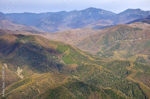 紅葉の鶏冠山から望む甲武信ヶ岳方面の眺望 © Green Cap 55