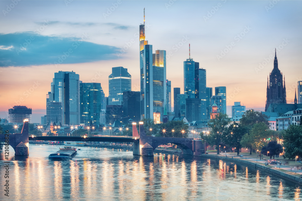Fototapeta premium Skyline of modern Frankfurt am Main, Germany
