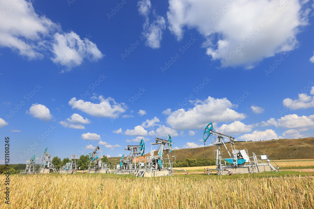 Fototapeta premium Oil pump in the field