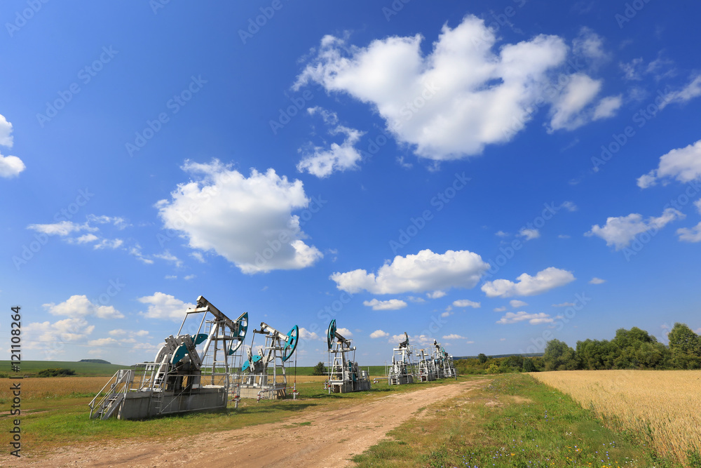 Fototapeta premium Oil pump in the field
