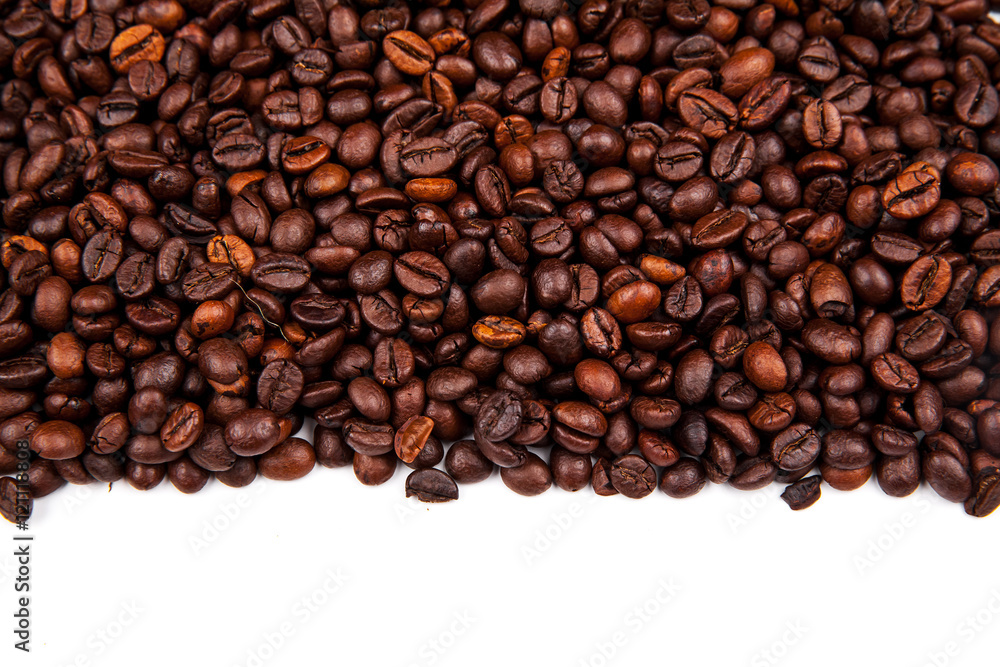 Fototapeta premium Frame of roasted coffee beans isolated on white