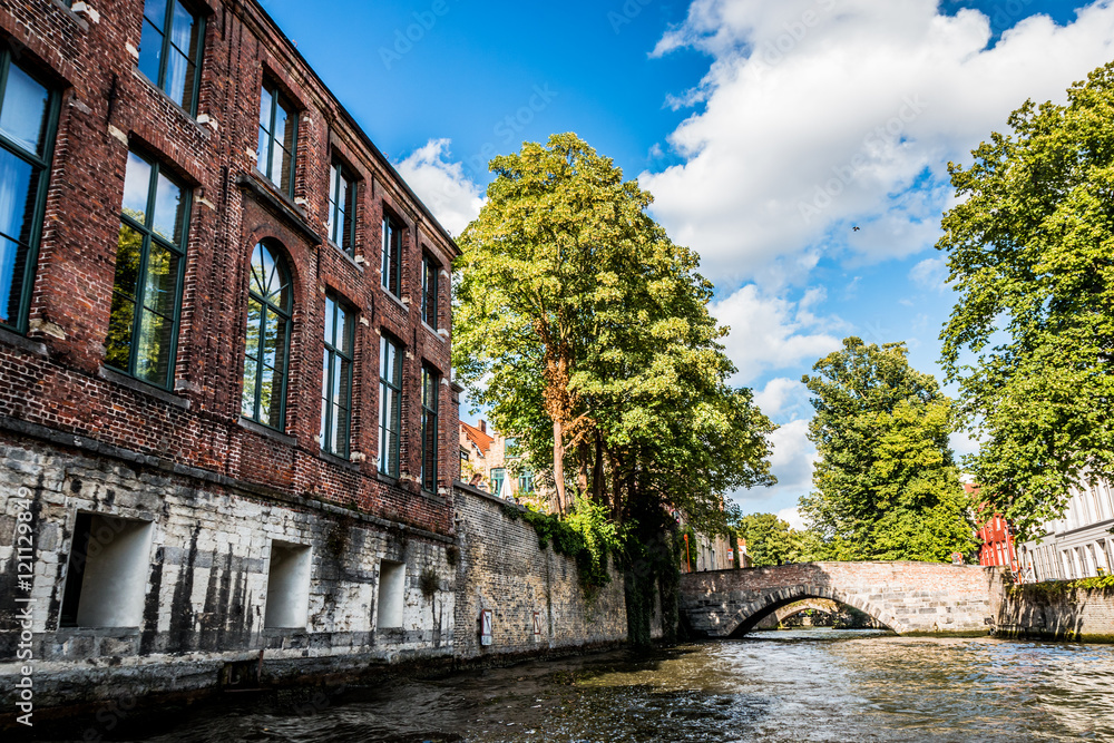 Le long des canaux de Bruges  la Venise du nord