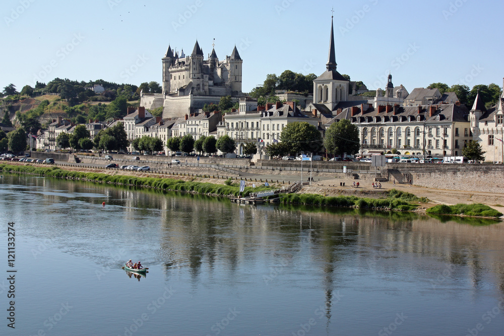 Le château de Saumur et la cité médiévale des bords de Loire, France