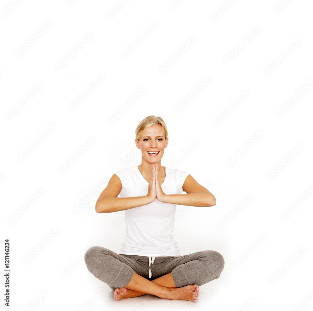 Frau meditiert