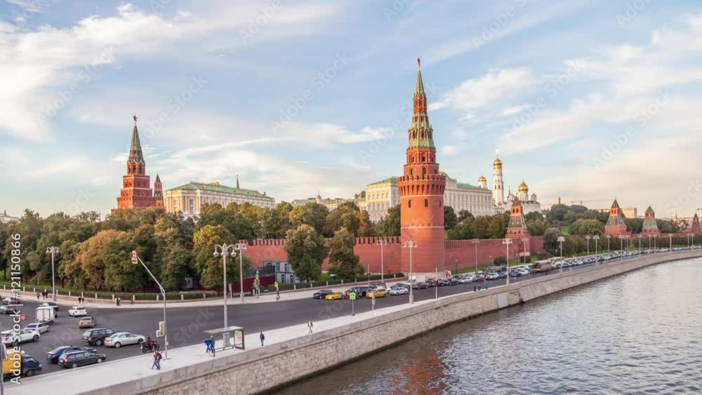 Moscow kremlin in the evening - rotation time-lapse video
Moscow kremlin in the evening - rotation time-lapse video