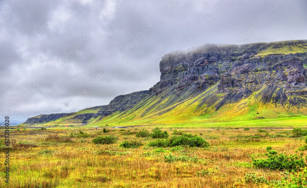 Fototapeta premium Mountains in South Iceland